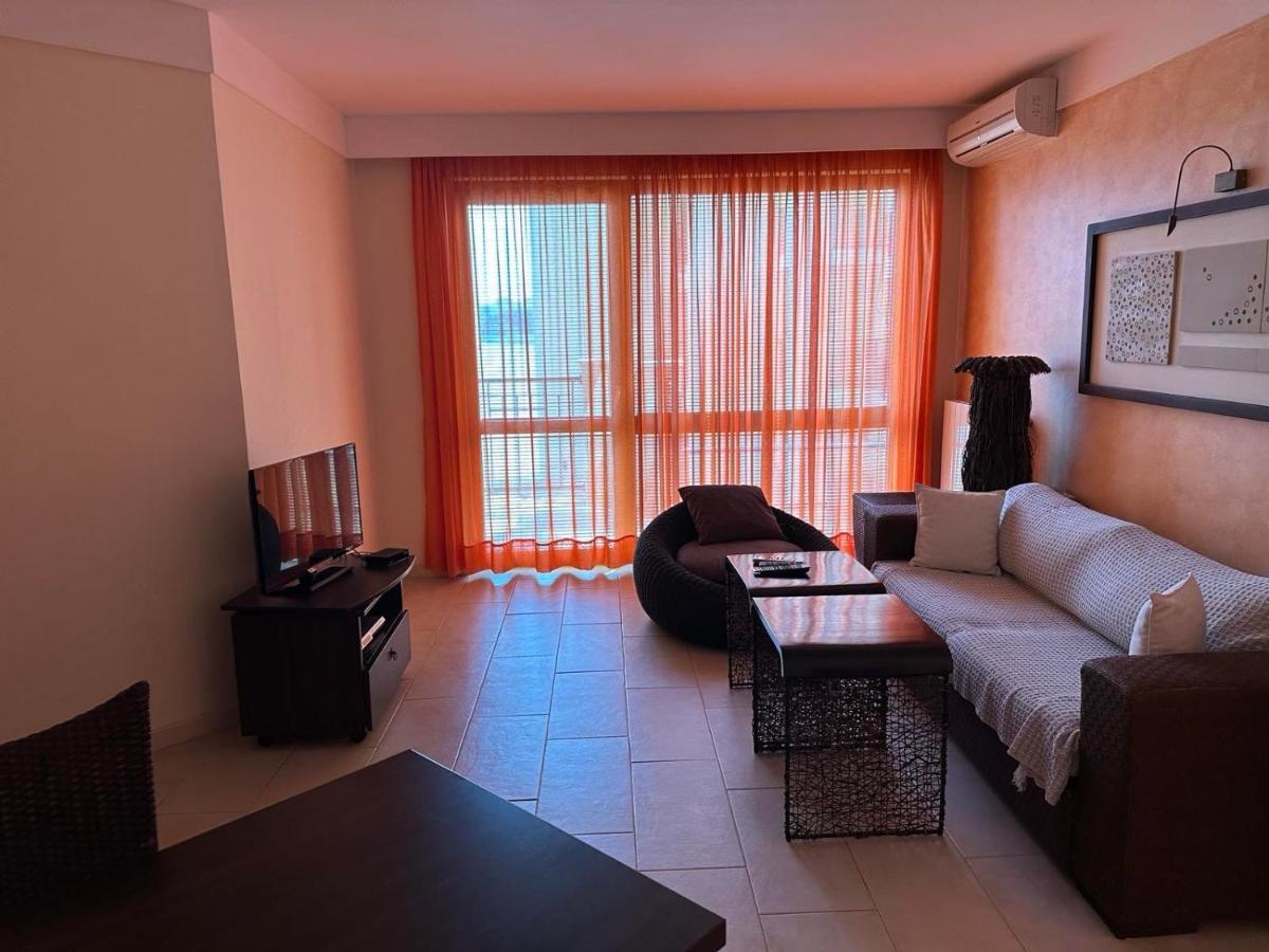 אפרטהוטל סאני ביץ' Oazis Vip Club מראה חיצוני תמונה